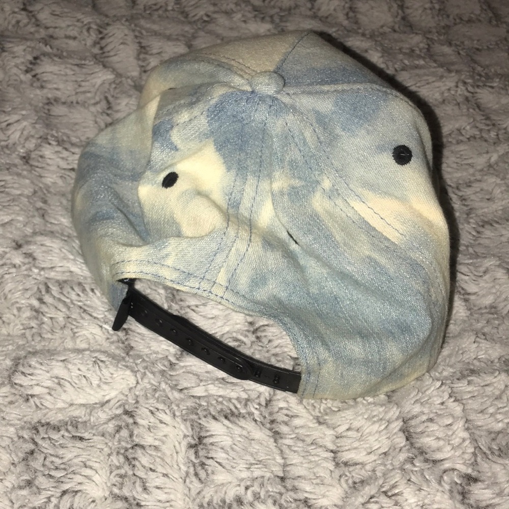 SnapBack - Picture 2 of 6